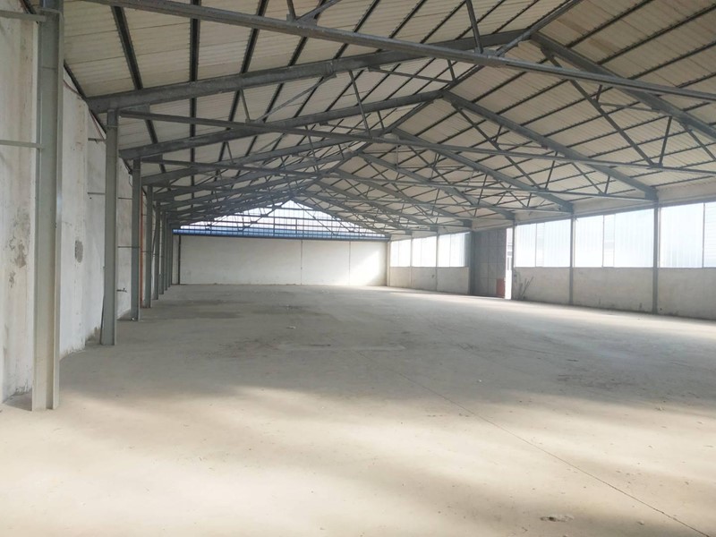 Capannone in Vendita a Collegno, 450'000€, 300 m²