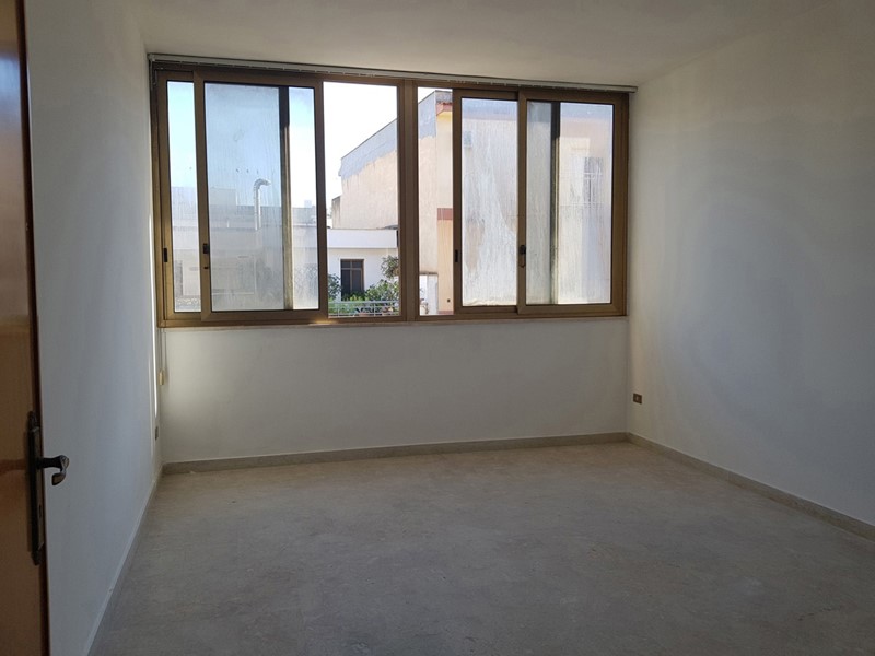 Ufficio in Affitto a Bagheria, 500€, 75 m²