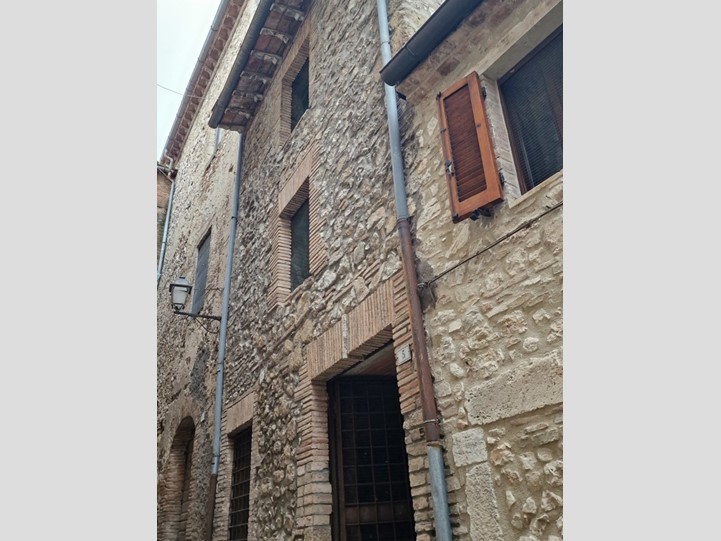 Casa Semi Indipendente in Vendita a Lugnano in Teverina, 20'000€, 100 m²