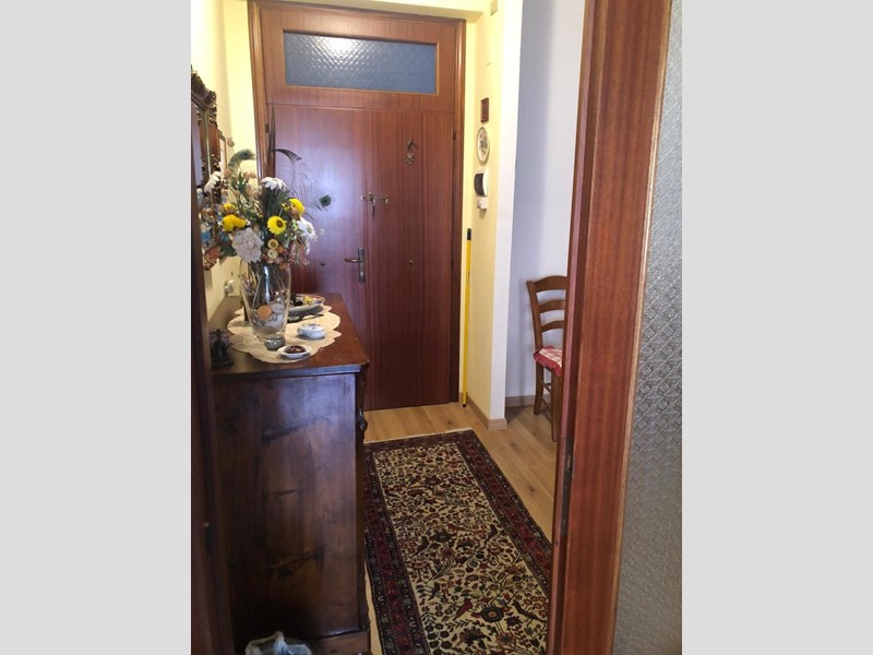 Appartamento in Vendita a Castiglione del Lago, zona Pozzuolo, 99'000€, 114 m², con Box