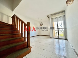 Appartamento in Vendita a Pontedera, zona Oltrera, 155'000€, 115 m²