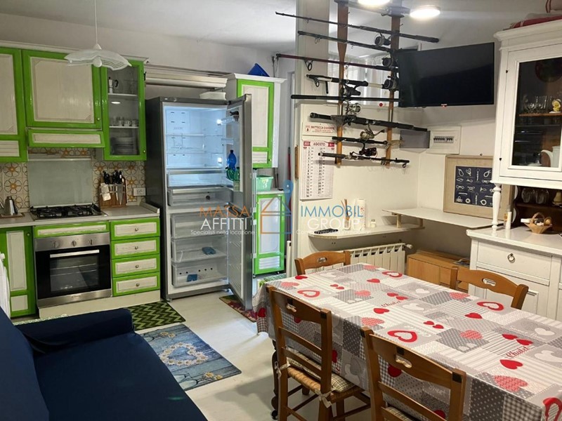 Bilocale in Vendita a Massa, zona Marina Di Massa, 150'000€, 60 m², arredato