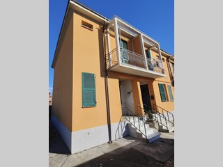 Casa Semi Indipendente in Vendita a Aulla, 85'000€, 90 m²