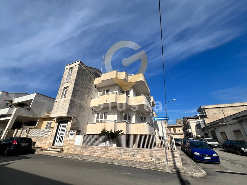 Appartamento in Vendita a Manduria, 269'000€, 371 m²