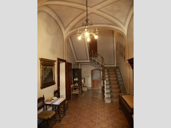 Villa in Vendita a Cascina, 245'000€, 485 m², con Box