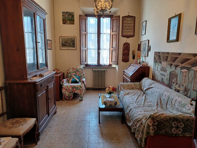 Quadrilocale in Vendita a Colle di Val D'Elsa, 110'000€, 95 m², arredato