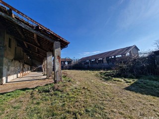 Casale in Vendita a Corbetta, 590'000€, 1548 m²