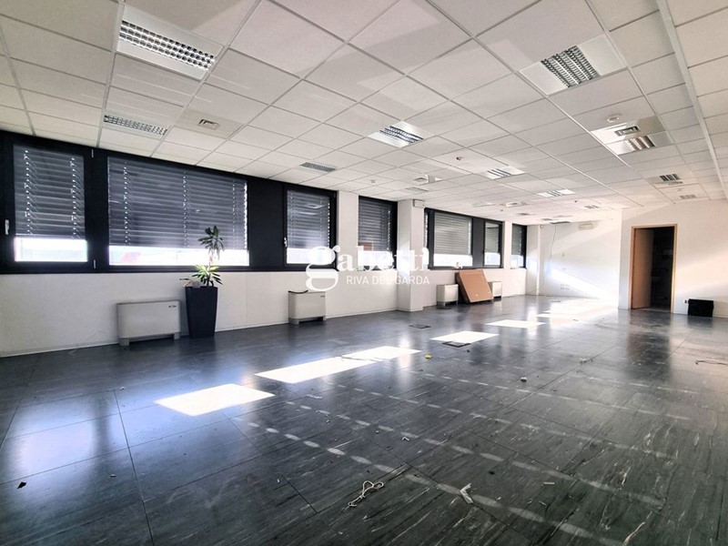 Ufficio in Vendita a Trento, 286'000€, 122 m²