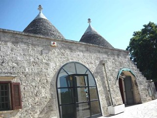 Attività commerciale in Vendita a Locorotondo, 310'000€, 435 m²