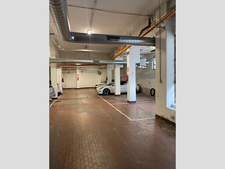 Box in Vendita a Roma, 890'000€, 784 m²