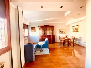 Appartamento in Vendita a Sarzana, zona OLMO, 159'000€, 90 m²