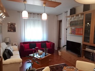 Appartamento in Vendita a Lerici, zona San Terenzo, 375'000&euro;, 100 m²