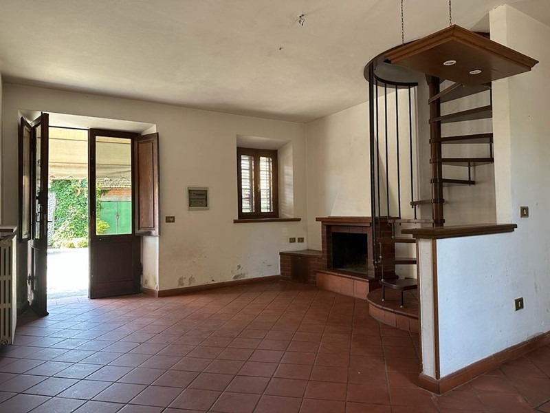 Casa Indipendente in Vendita a Lucca, zona Antraccoli, 120'000€, 95 m², con Box