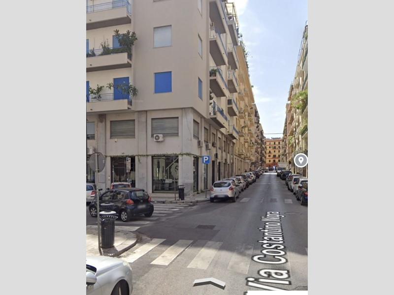 Negozio in Affitto a Palermo, 2'800€, 150 m²