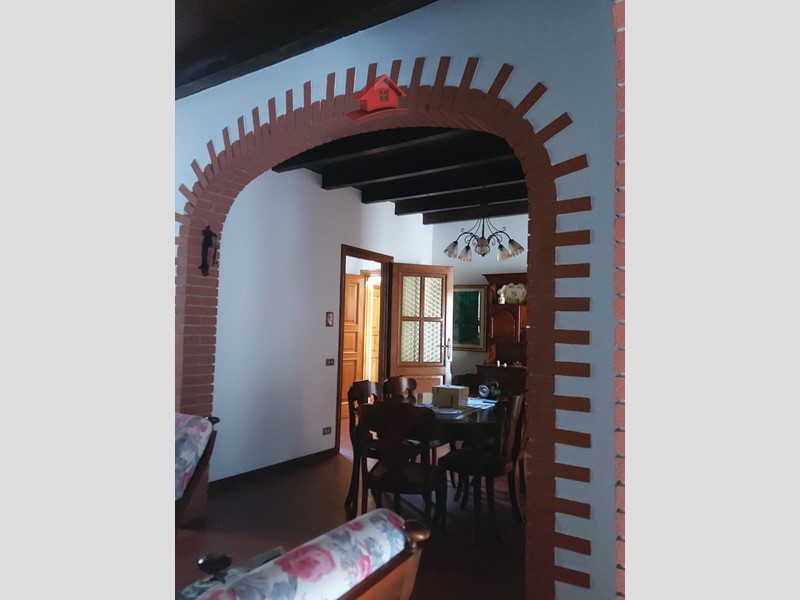 Villa in Vendita a Sotto il Monte Giovanni XXIII, 160'000€, 327 m², arredato, con Box