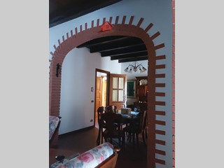 Villa in Vendita a Sotto il Monte Giovanni XXIII, 160'000€, 327 m², arredato, con Box