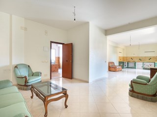 Quadrilocale in Vendita a Catania, zona Barriera, 167'000&euro;, 140 m²