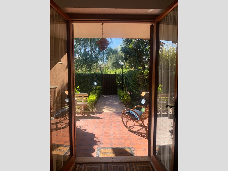 Villetta a schiera in Affitto a Ladispoli, zona MARINA DI SAN NICOLA - VILLAGGIO TORTUGA, 3'000€, 100 m²