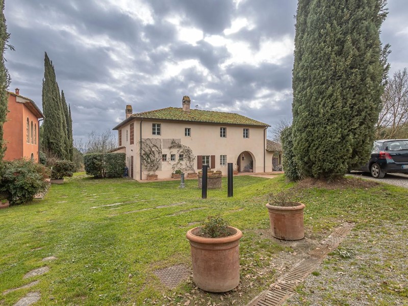Casale in Vendita a Cerreto Guidi, 1'100'000€, 540 m², arredato