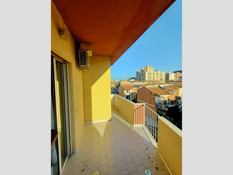 Appartamento in Vendita a Palermo, zona ZISA, 138'000€, 120 m²