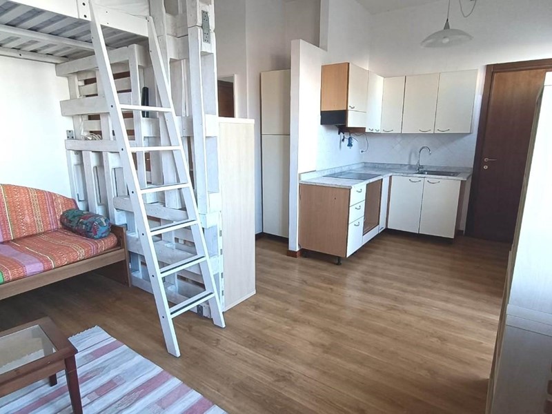 Monolocale in Vendita a Carrara, zona Avenza, 75'000€, 35 m², arredato, con Box