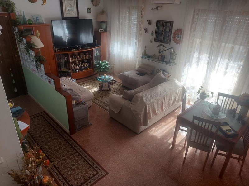 Appartamento in Vendita a Sarzana, zona Sarzanello, 230'000€, 110 m², con Box