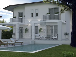 Villa in Affitto a Pietrasanta, zona Marina Di Pietrasanta, 250 m²