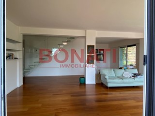 Appartamento in Vendita a La Spezia, zona Centro, 250 m²