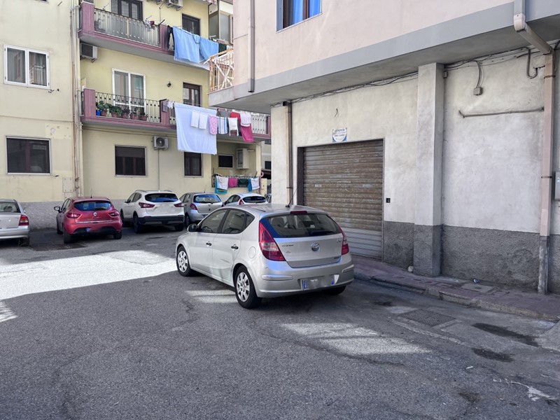 Immobile commerciale in Vendita a Catanzaro, zona Catanzaro Lido, 125'000&euro;, 102 m²