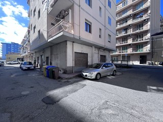 Immobile commerciale in Vendita a Catanzaro, zona Catanzaro Lido, 125'000&euro;, 102 m²
