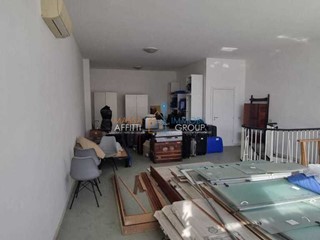 Ufficio in Affitto a Carrara, zona Avenza, 600€, 90 m²