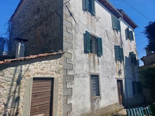 Casa Indipendente in Vendita a Bagni di Lucca, zona Riolo, 65'000€, 190 m², arredato