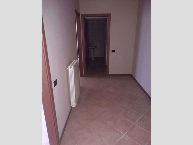 Ufficio in Affitto a Uboldo, 700&euro;, 90 m²