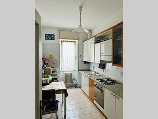 Trilocale in Vendita a Brescia, zona bs, 152'000€, 100 m²