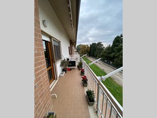 Appartamento in Vendita a Perugia, zona PILA, 165'000€, 167 m²