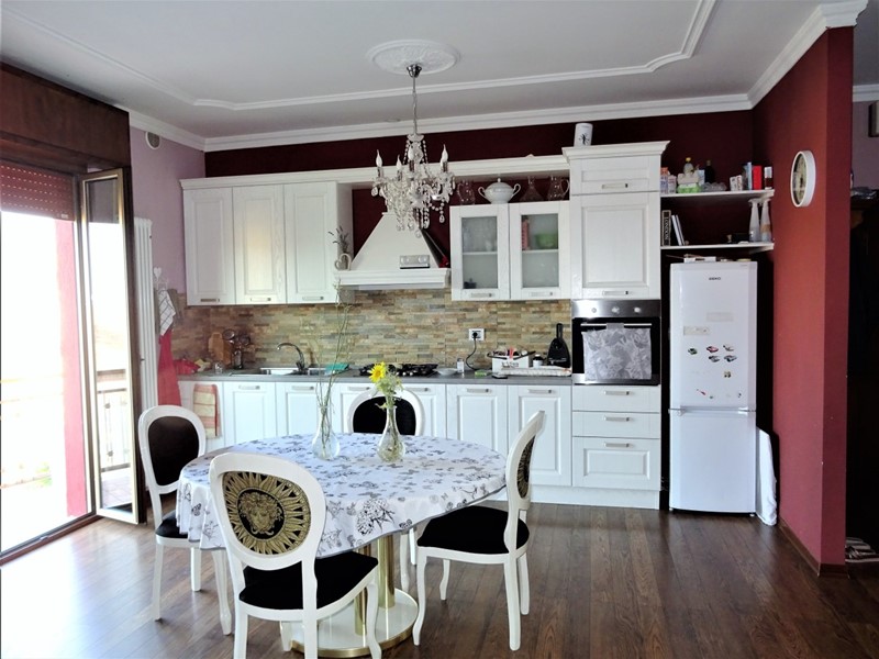 Quadrilocale in Vendita a Mondavio, 129'000&euro;, 150 m², con Box