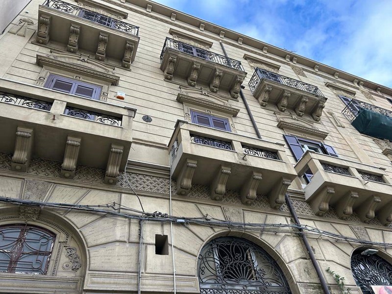Ufficio in Affitto a Palermo, zona Politeama, 650€, 100 m²