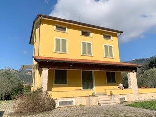Casa Indipendente in Vendita a Massarosa, 420'000€, 116 m²