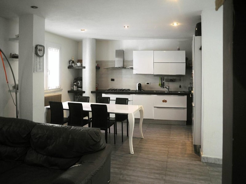 Casa Indipendente in Vendita a Massa, 199'000€, 90 m², arredato