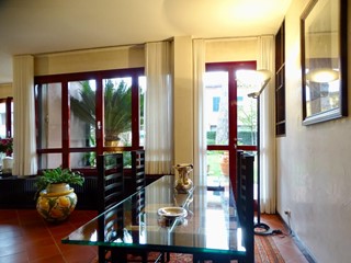 Villa in Vendita a Santa Croce sull'Arno, 690'000€, 300 m², con Box