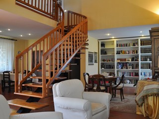 Villa in Vendita a Casole d'Elsa, 650'000€, 480 m², con Box