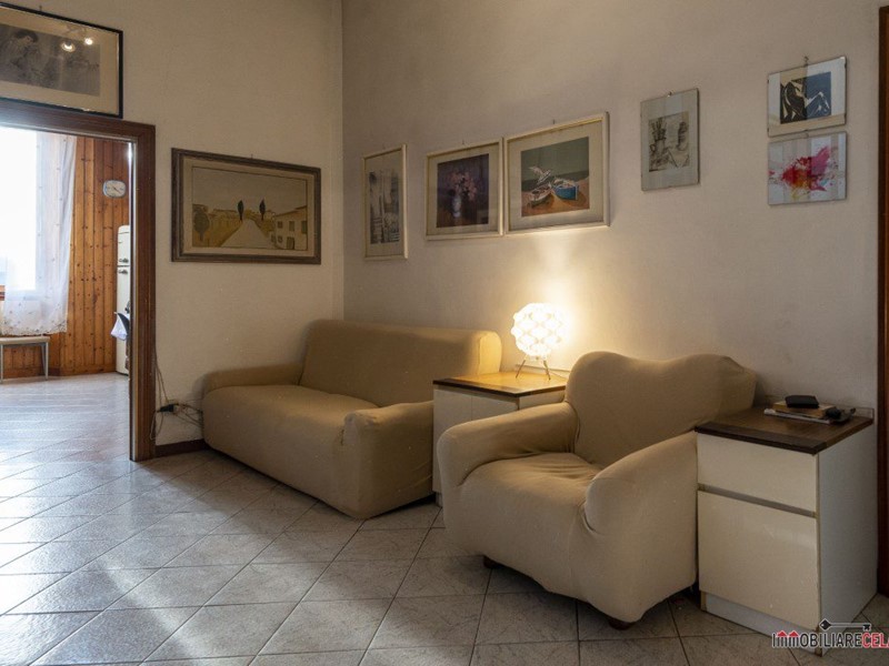 Quadrilocale in Vendita a Poggibonsi, 199'000&euro;, 170 m²