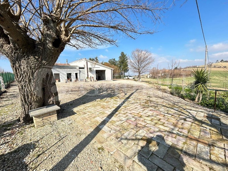 Casa Indipendente in Vendita a Jesi, 120'000€, 81 m²