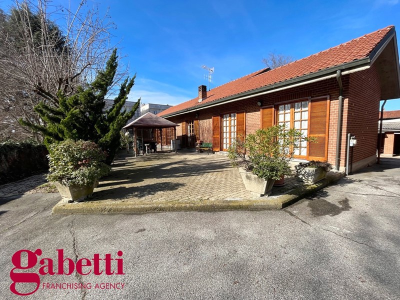 Casa Indipendente in Vendita a Bra, 320'000€, 150 m²