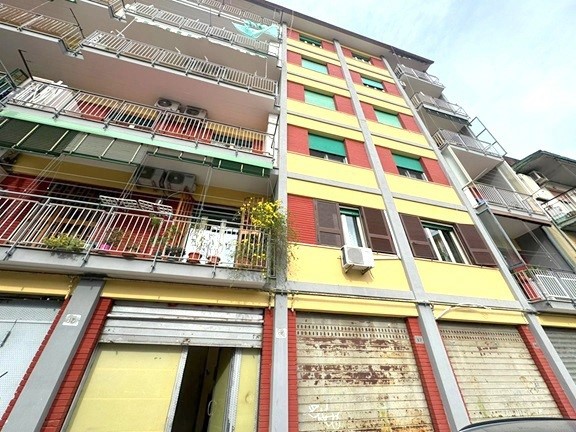 Magazzino in Vendita a Napoli, 5'000€, 10 m²