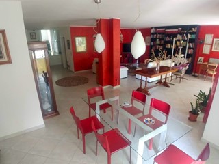 Casa Semi Indipendente in Vendita a Roseto degli Abruzzi, 320'000€, 361 m², con Box