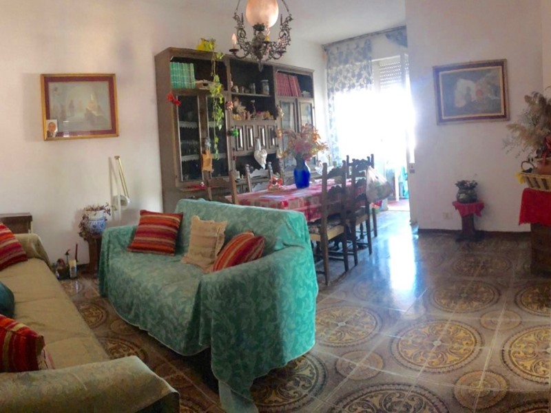 Appartamento in Vendita a Luni, zona Luni Mare, 150'000€, 71 m²