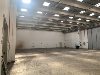 Capannone in Affitto a Lucca, zona Monte San Quirico, 3'000€, 600 m²