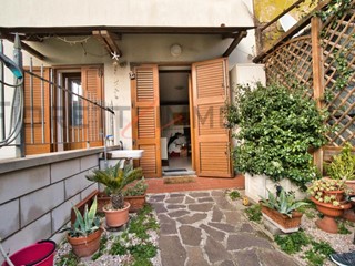 Monolocale in Vendita a Piombino, zona Colmata, 100'000&euro;, 38 m², arredato, con Box