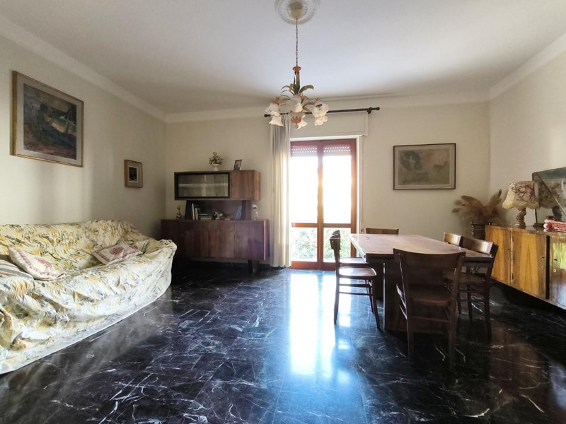 Quadrilocale in Vendita a Carrara, zona Fossola, 238'000€, 110 m², arredato